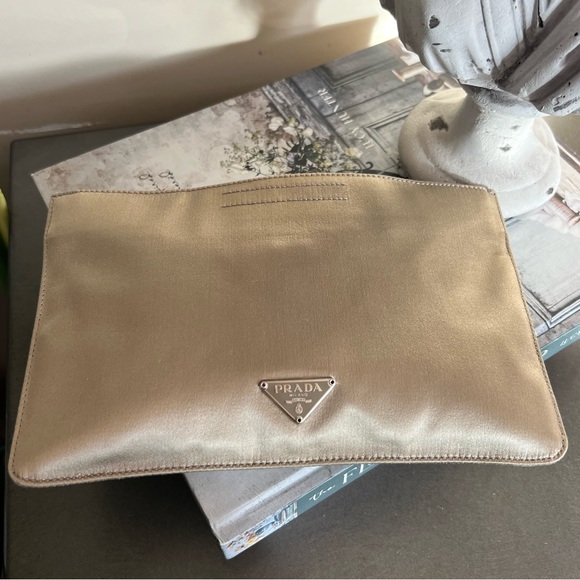 Prada Fumo Tessuto Vela Clutch - Picture 4 of 13